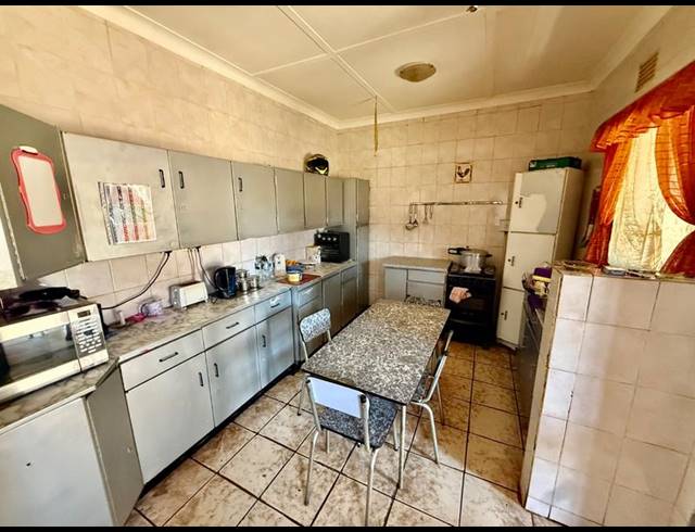 3 BEDROOM HOUSE FOR SALE IN VANDERBIJLPARK CE 1